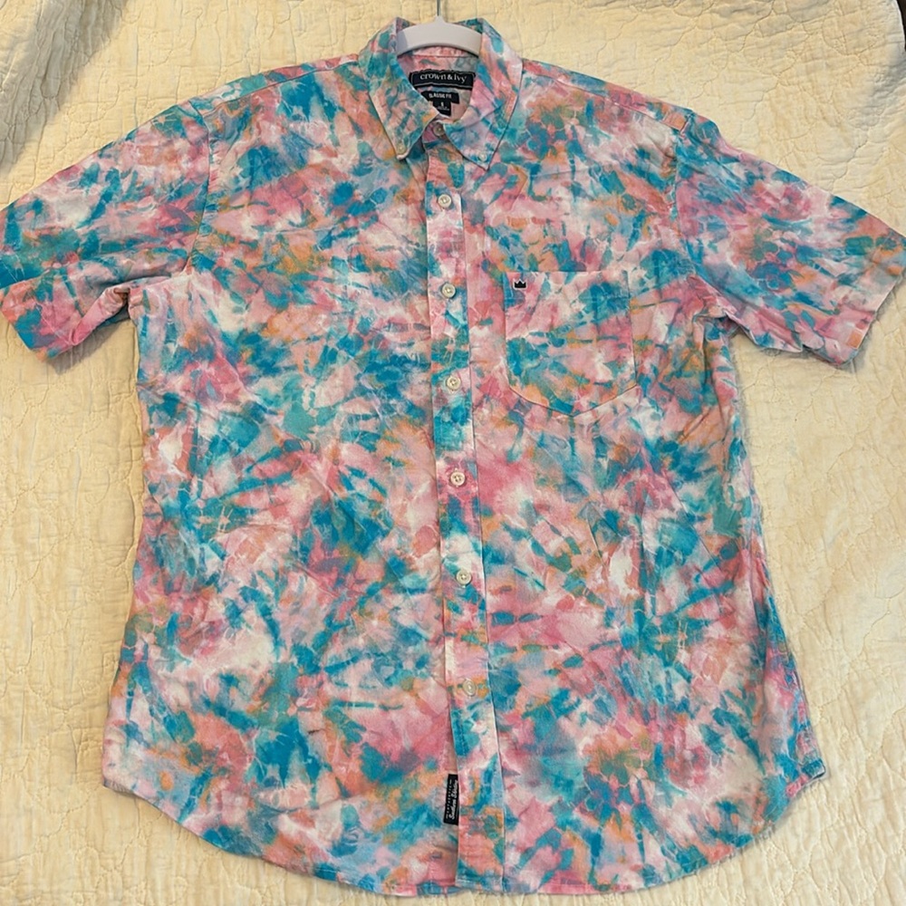 Crown & Ivy Adult Men’s Small Classic Fit Short Sleeved Button Down Tie Dye